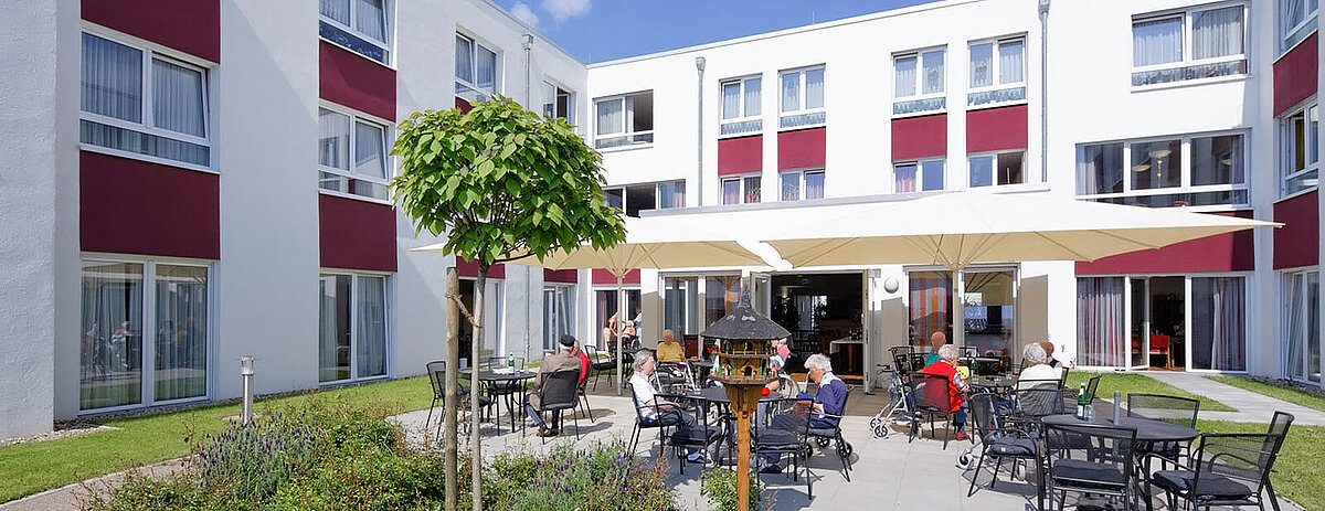 Terrasse des CMS Pflegewohnstift Bickendorf in Köln